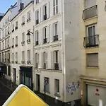 Design Apt Near Batignolles